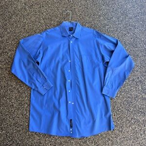 Jos. A. Bank Men's Blue Casual Button-Down Shirt